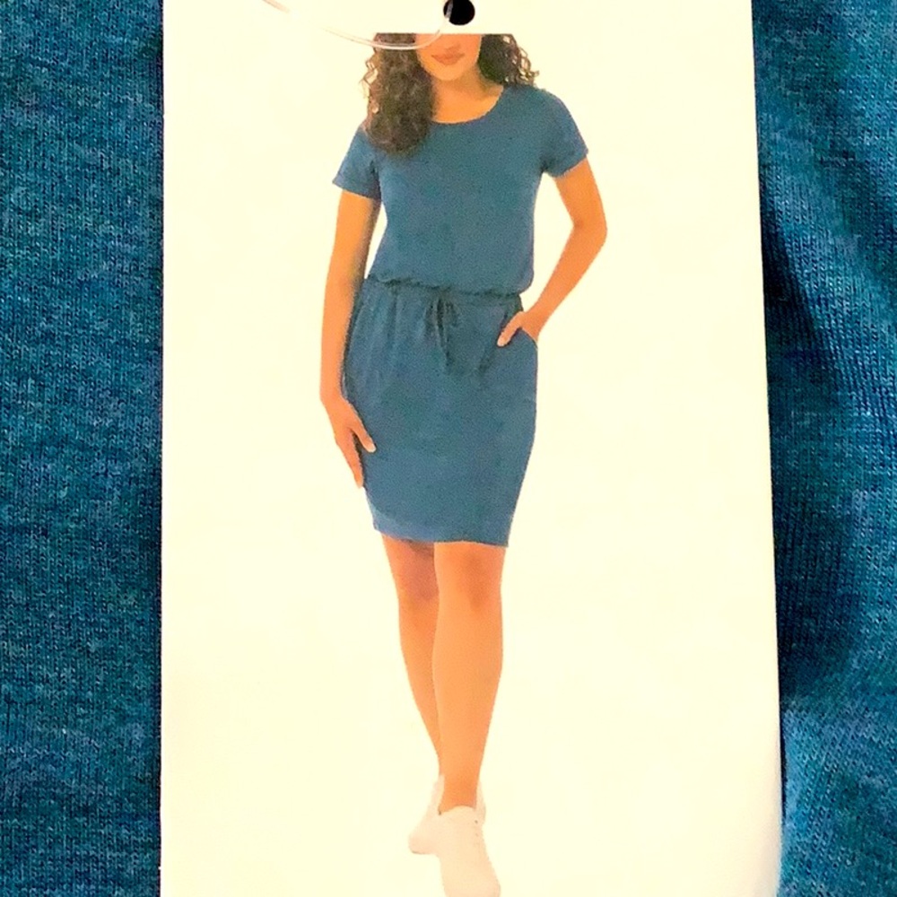 Cool 32, Short Sleeve Tee Shirt Dress Pockets Elastic Waist. Casual Sporty Mom